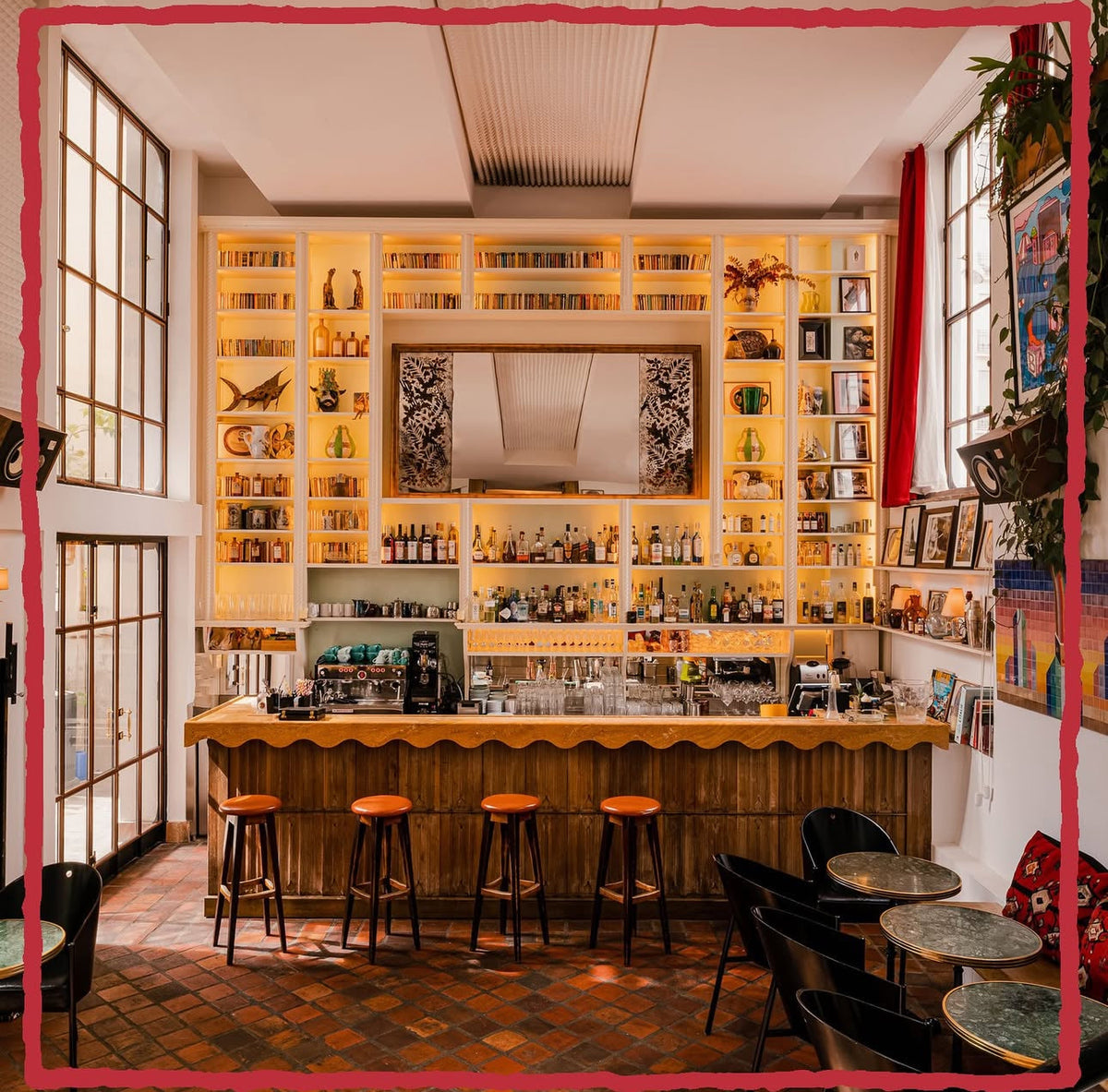 Hôtel Amour Nice — bar bibliothèque