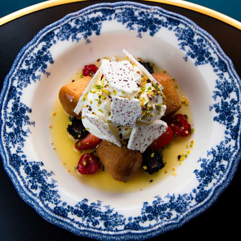 Baba à la vodka — une recette de Yoni Saada au Philtre